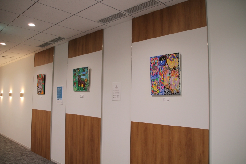 エントランスに展示しているGENIUSの作品2